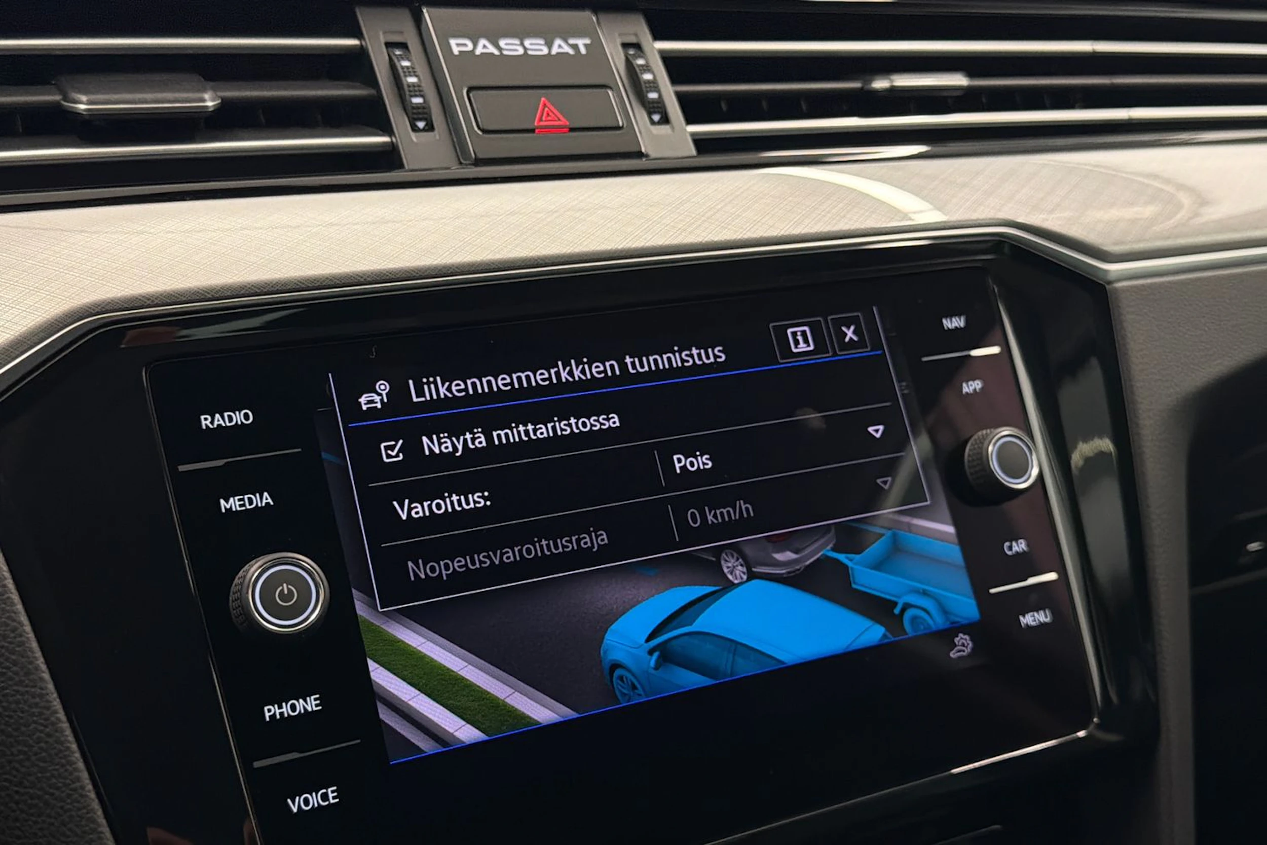 sininen Volkswagen Passat 2021 kuva 31.