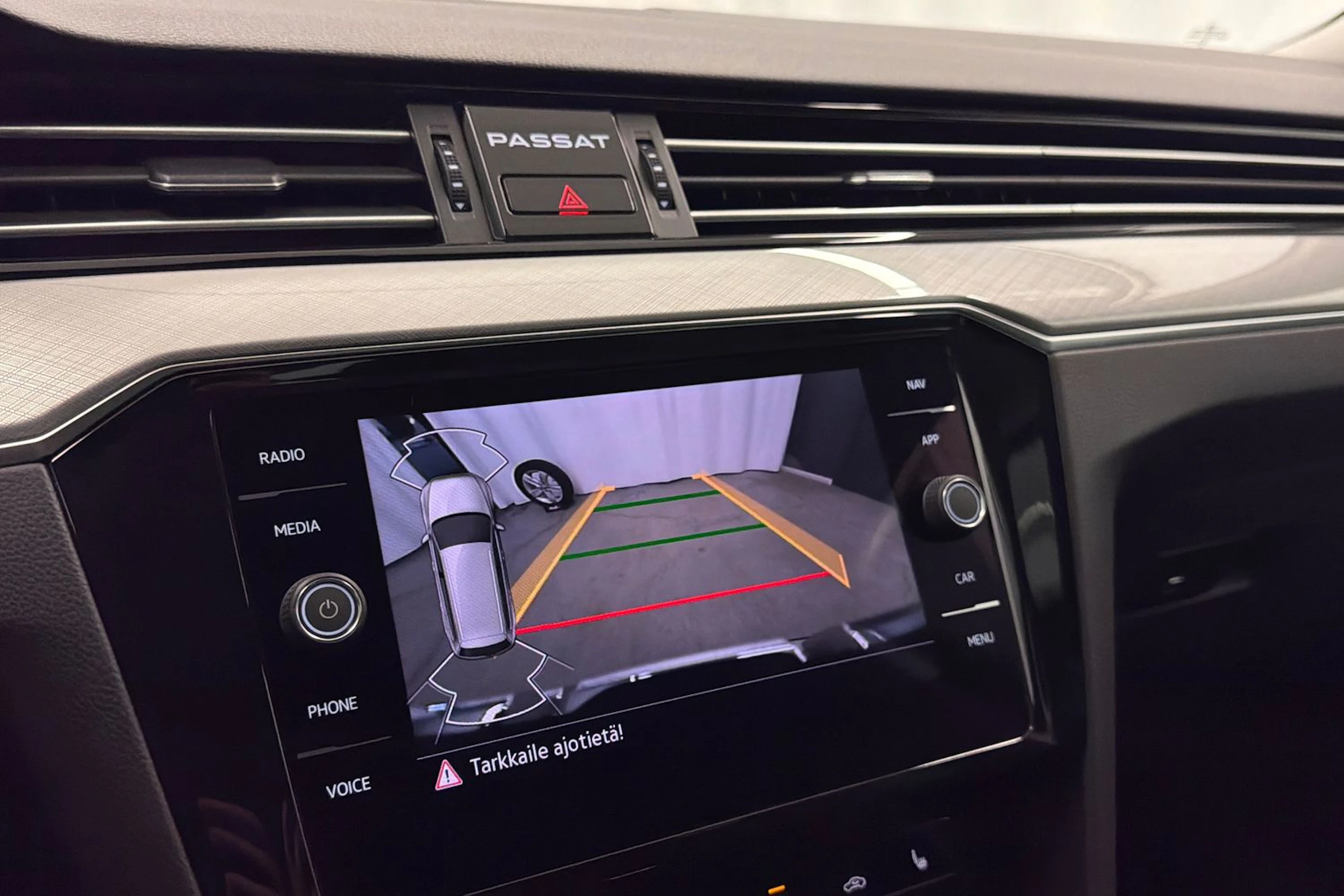 sininen Volkswagen Passat 2021 kuva 33.