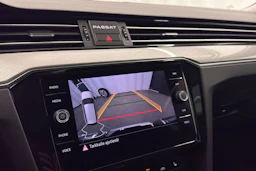 sininen Volkswagen Passat 2021 kuva 33.