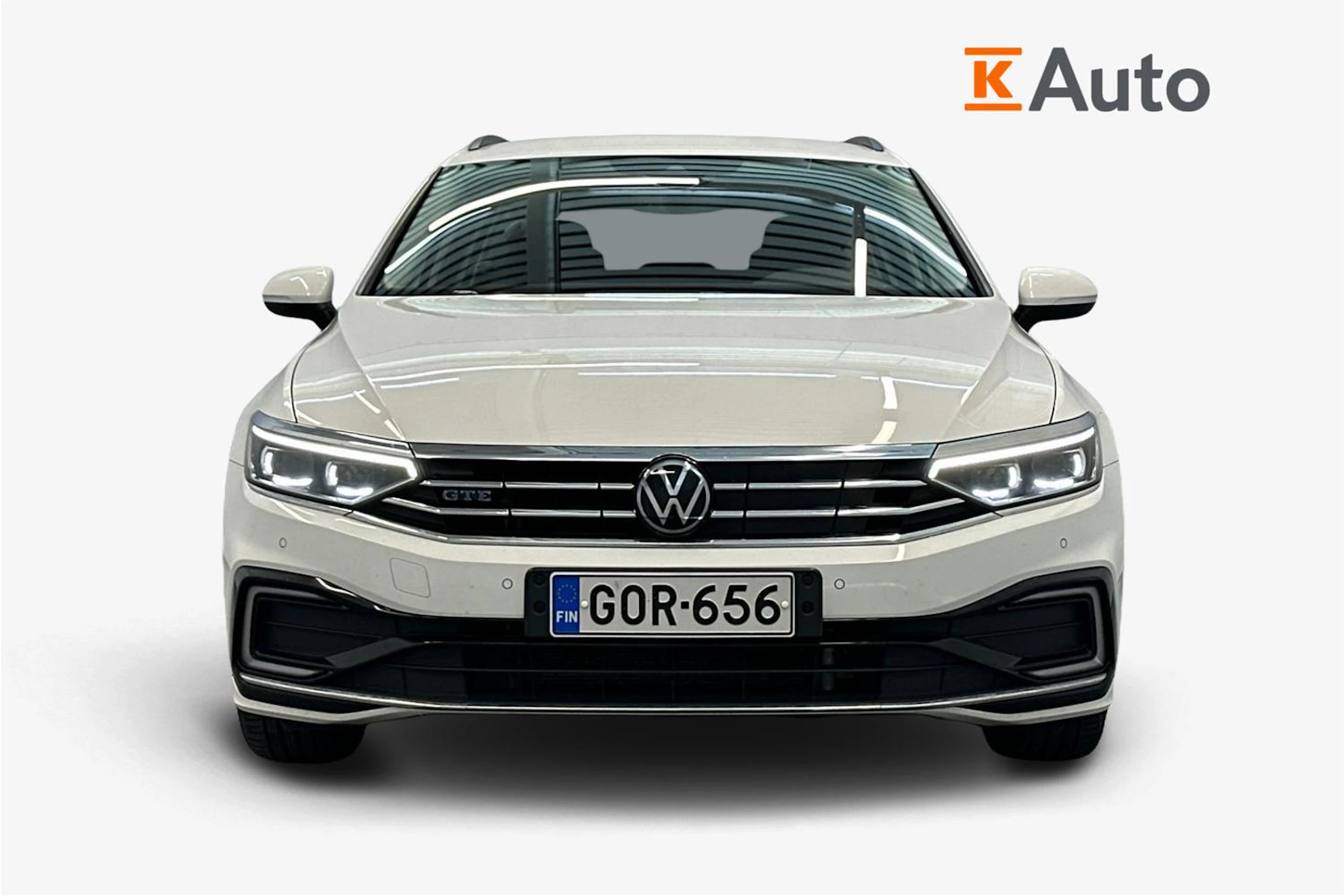 valkoinen Volkswagen Passat 2021 kuva 4.