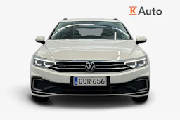valkoinen Volkswagen Passat 2021 kuva 4.