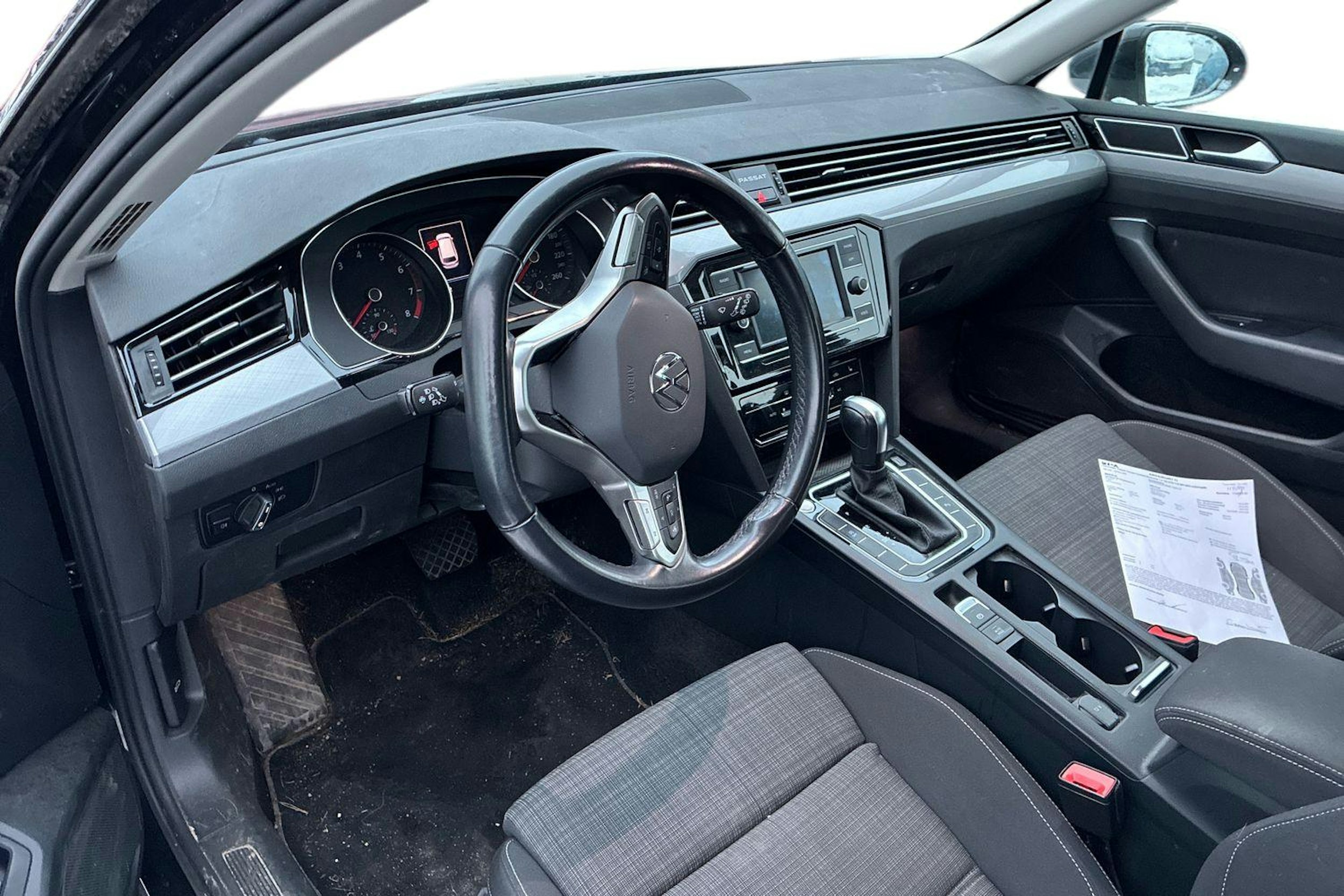 Musta Volkswagen PASSAT 2021 kuva 3.