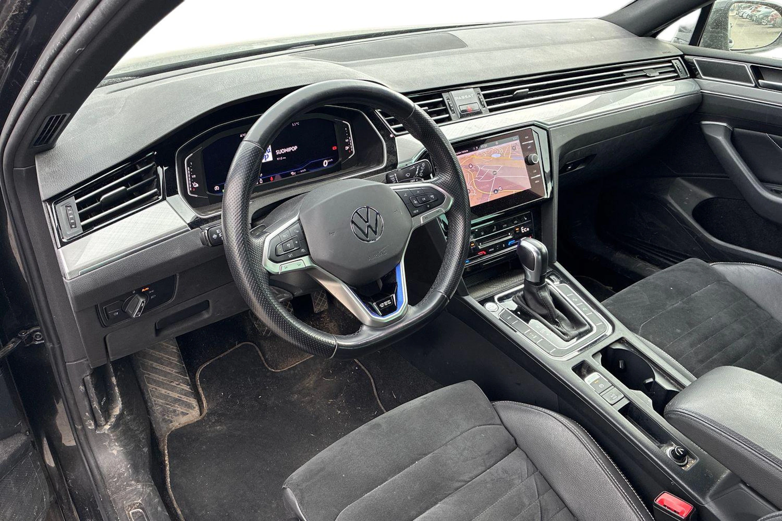 harmaa Volkswagen Passat 2021 kuva 3.