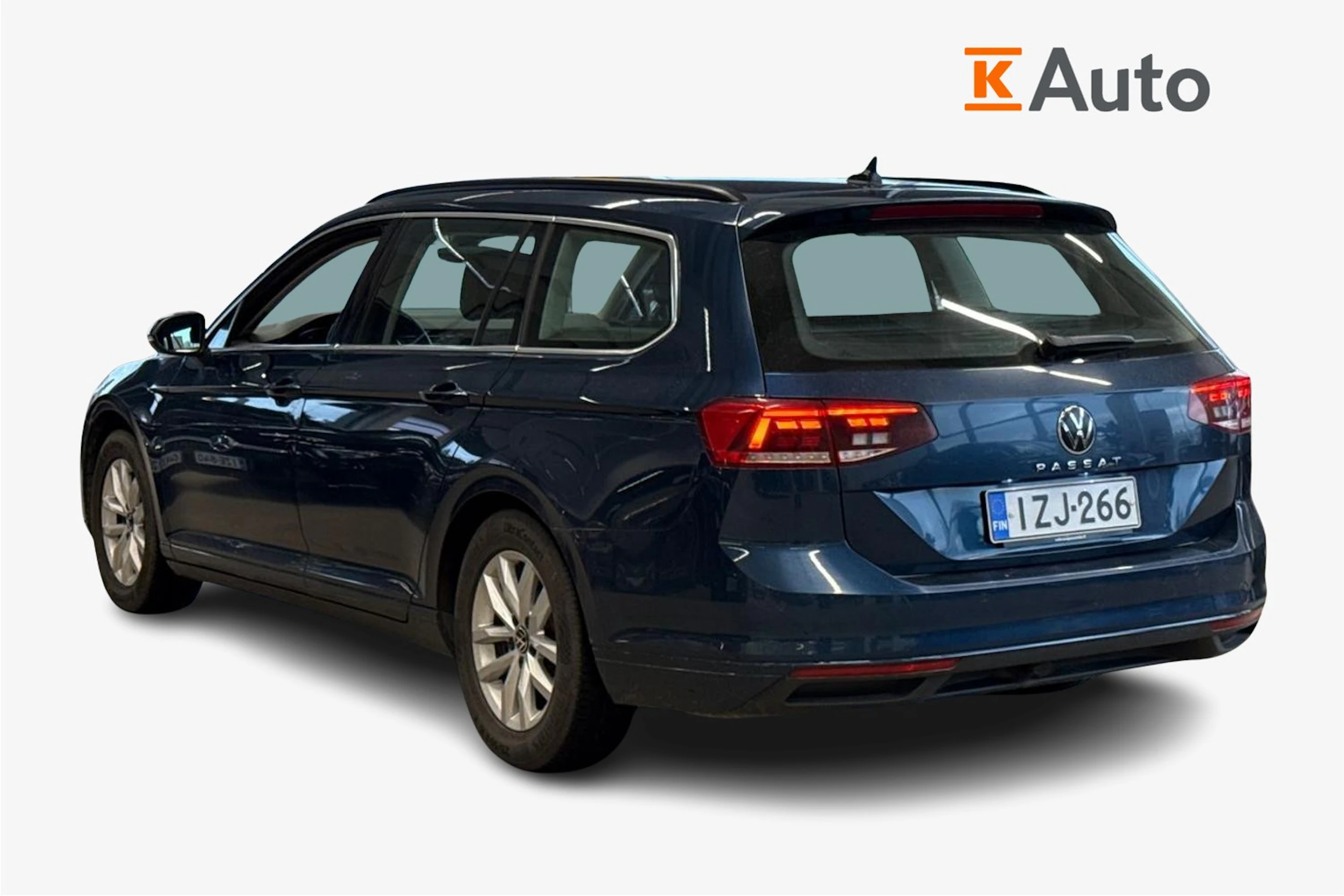 sininen Volkswagen Passat 2021 kuva 2.