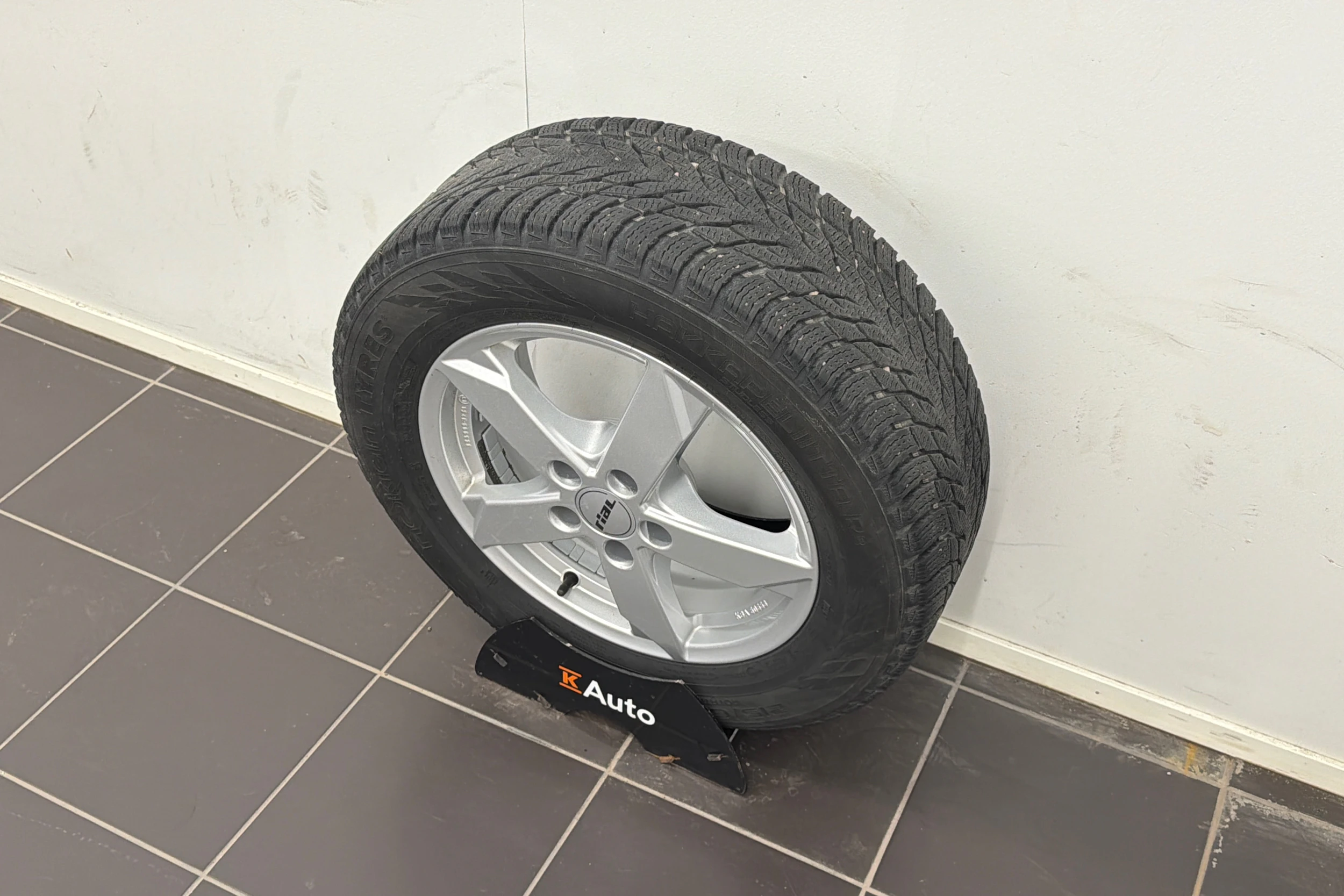 Harmaa Volkswagen PASSAT 2021 kuva 10.