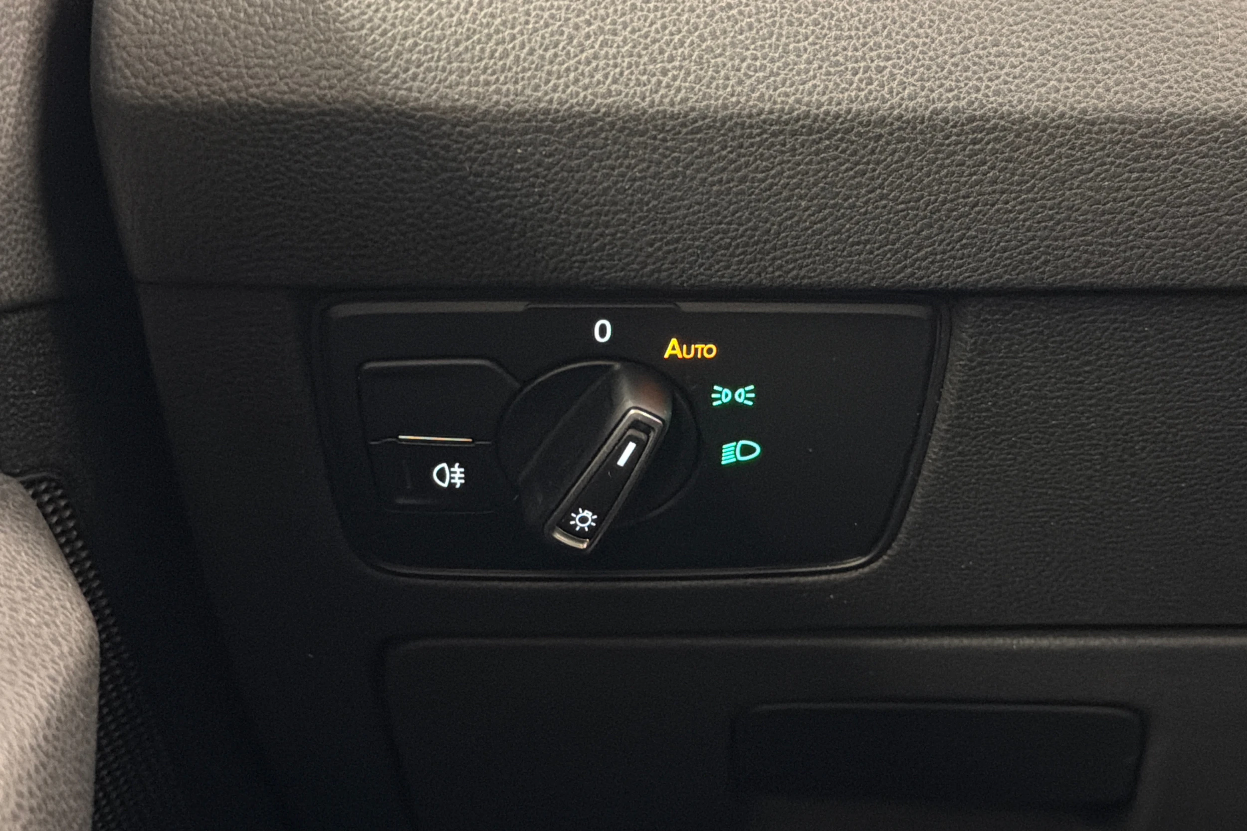 Harmaa Volkswagen PASSAT 2021 kuva 17.