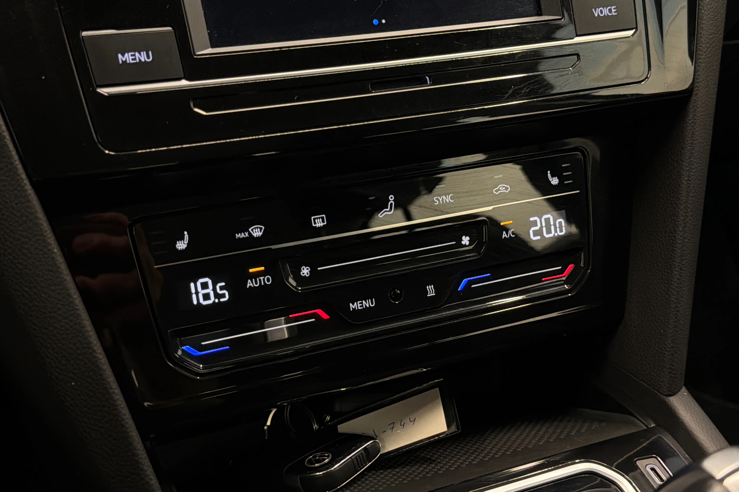 Harmaa Volkswagen PASSAT 2021 kuva 20.