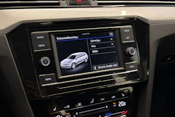 Harmaa Volkswagen PASSAT 2021 kuva 24.