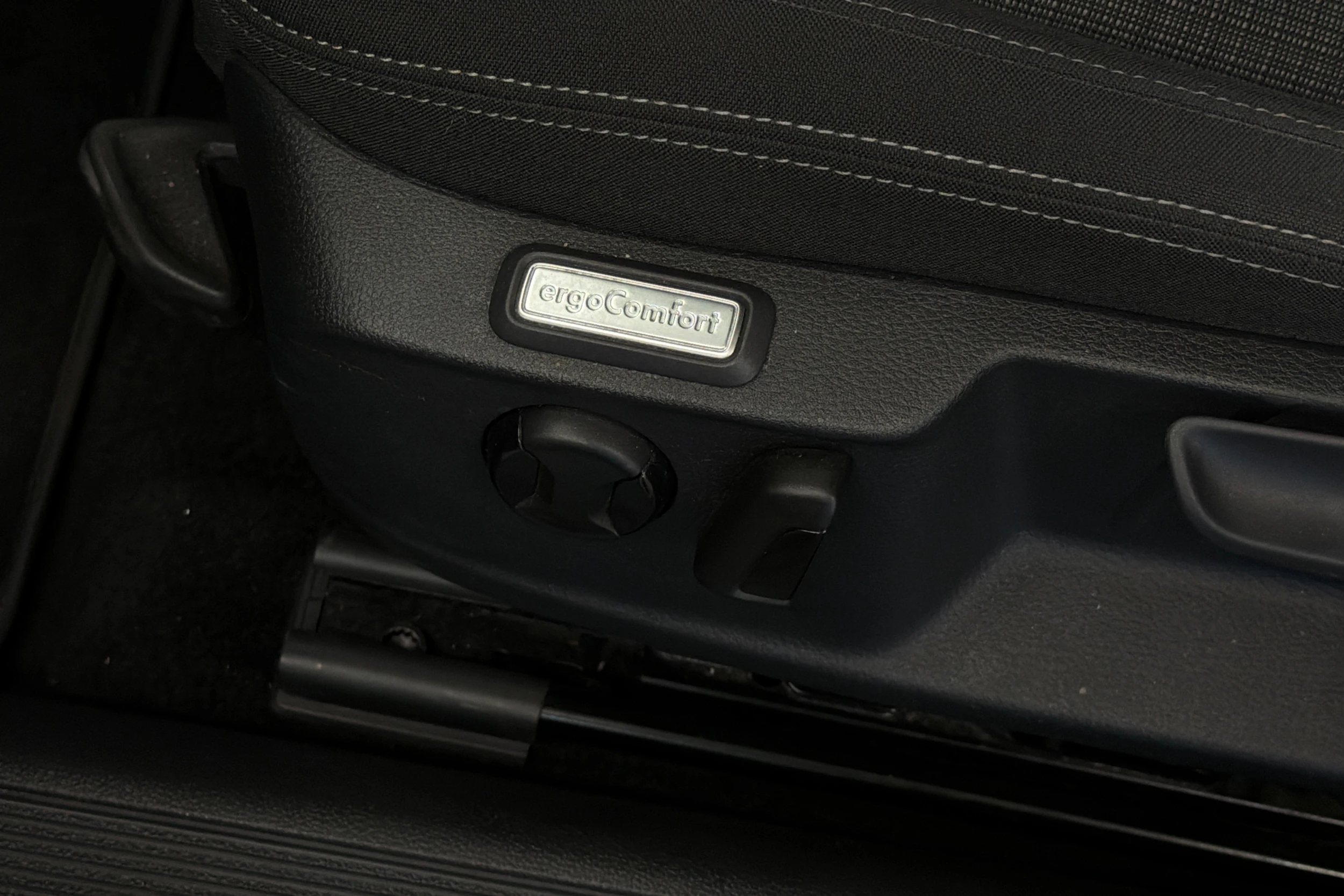 Harmaa Volkswagen PASSAT 2021 kuva 28.