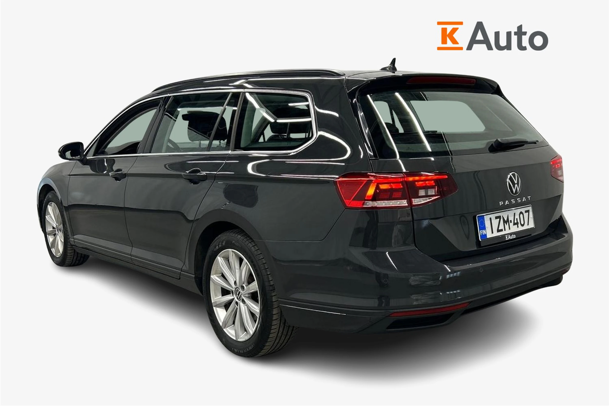 harmaa Volkswagen Passat 2021 kuva 3.