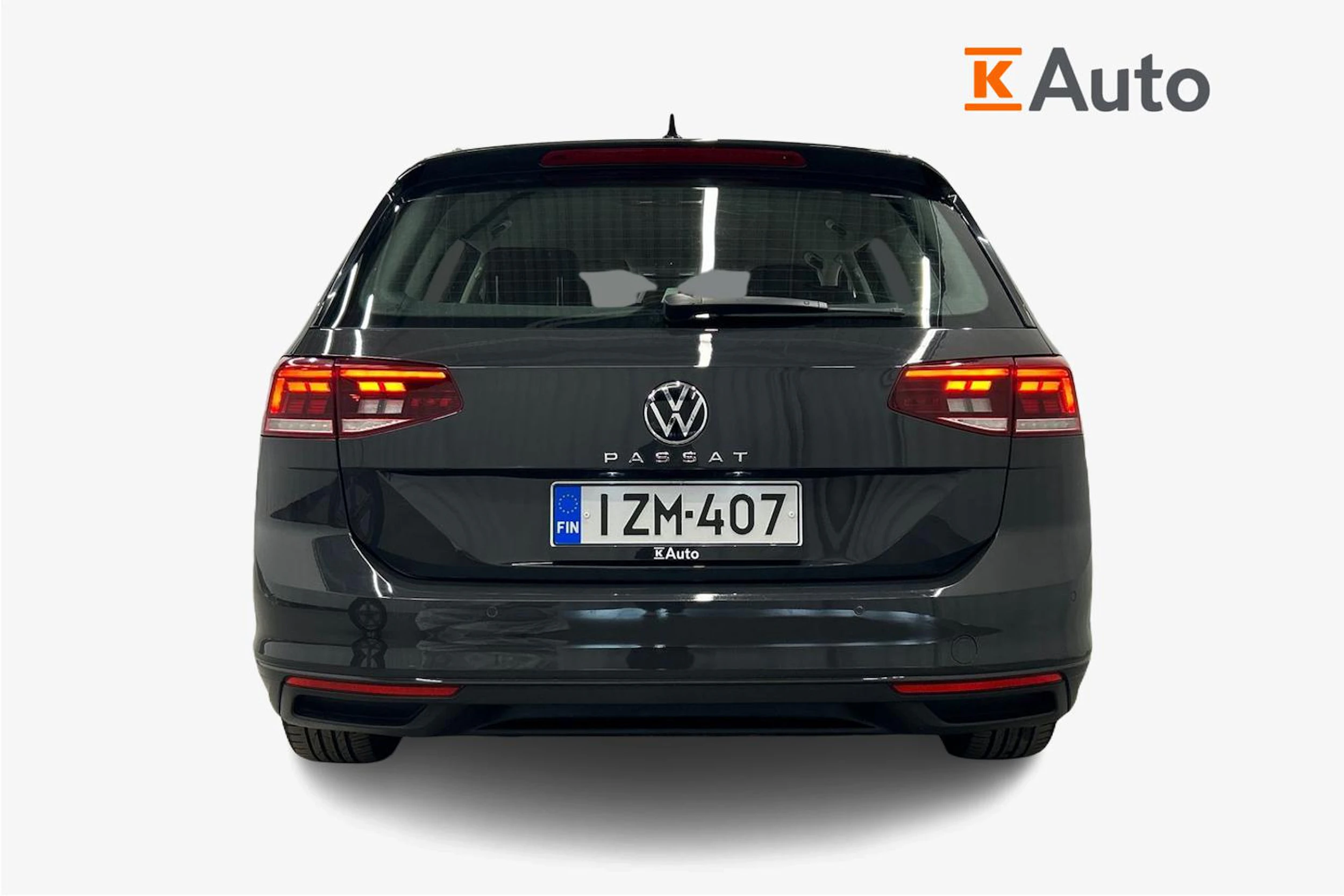 harmaa Volkswagen Passat 2021 kuva 4.