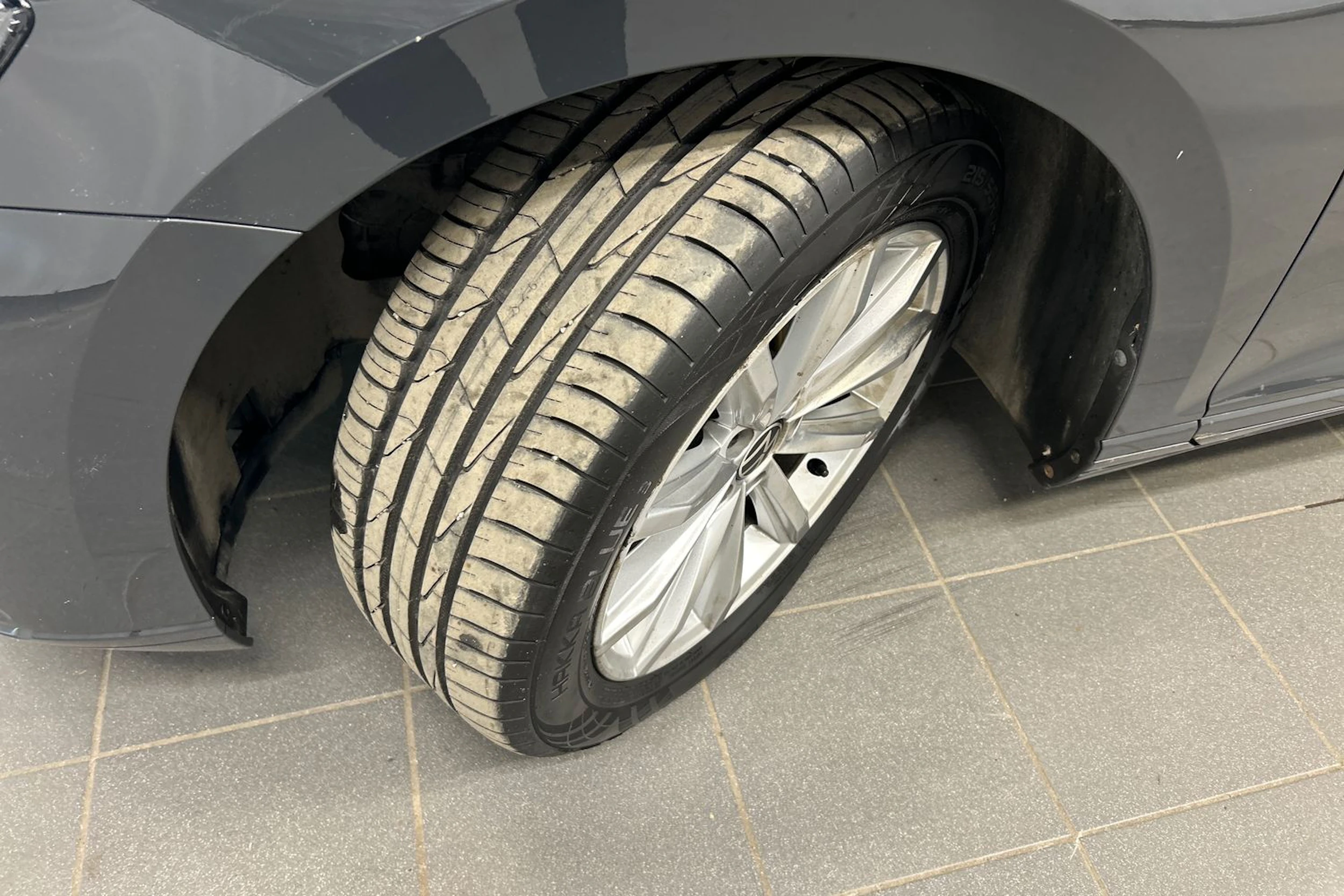 harmaa Volkswagen Passat 2021 kuva 13.