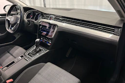 harmaa Volkswagen Passat 2021 kuva 16.