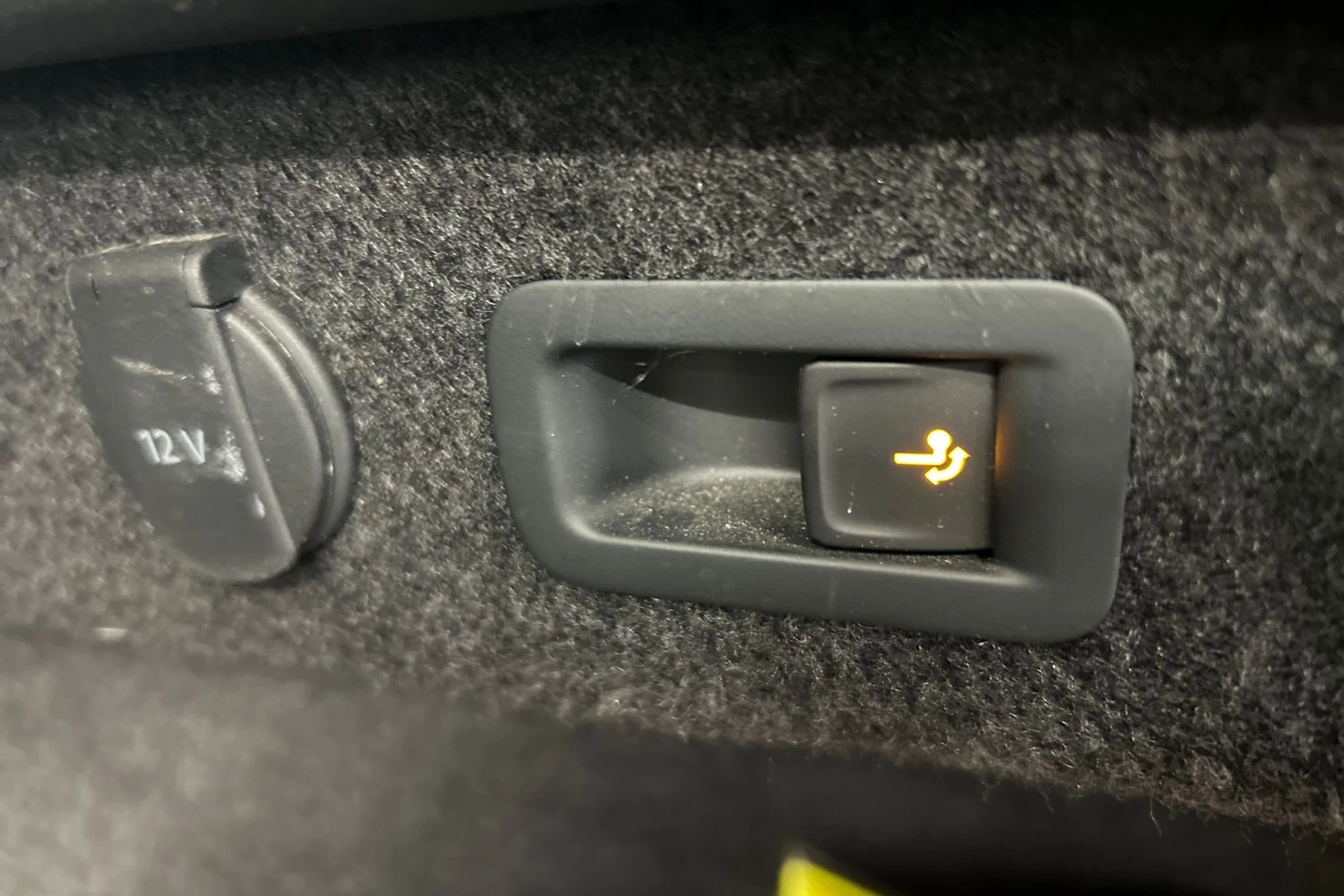 harmaa Volkswagen Passat 2021 kuva 20.