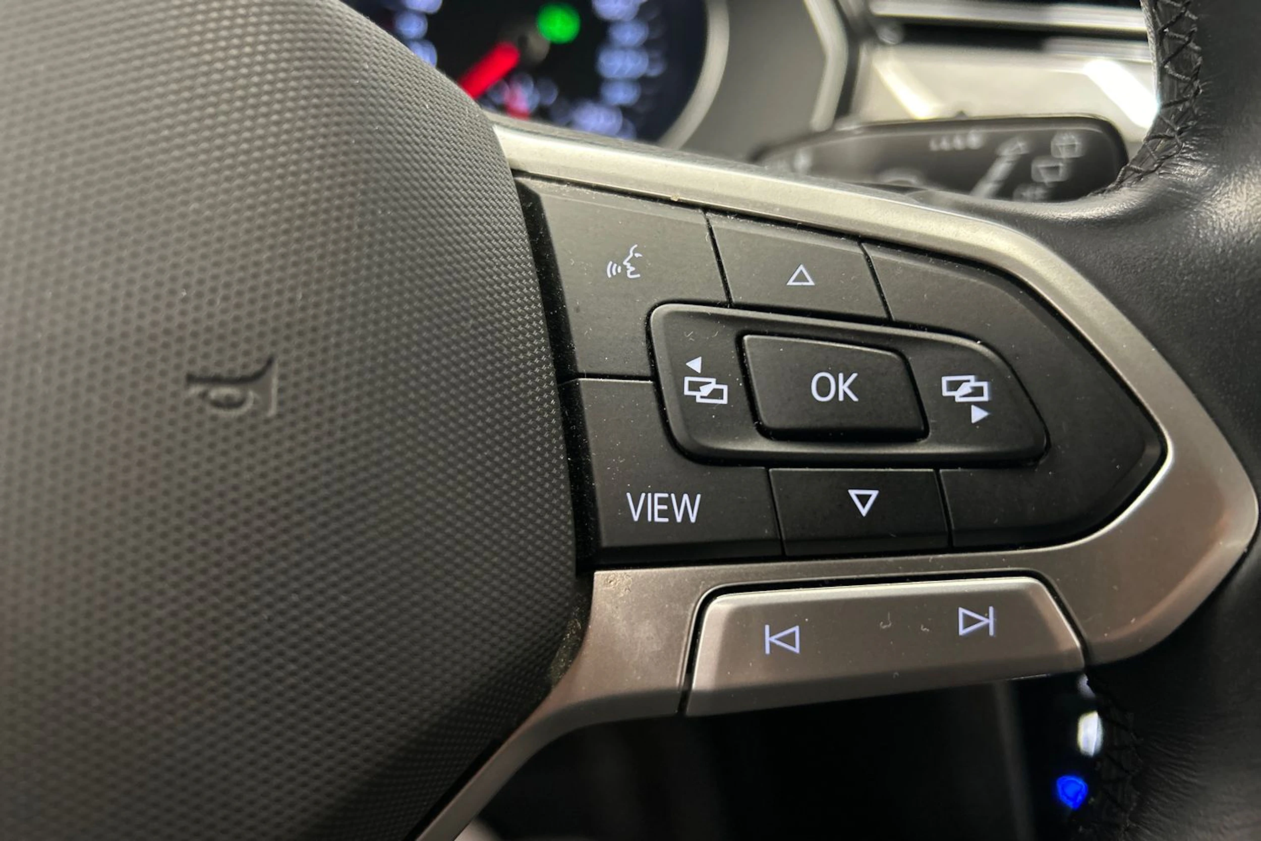 harmaa Volkswagen Passat 2021 kuva 24.