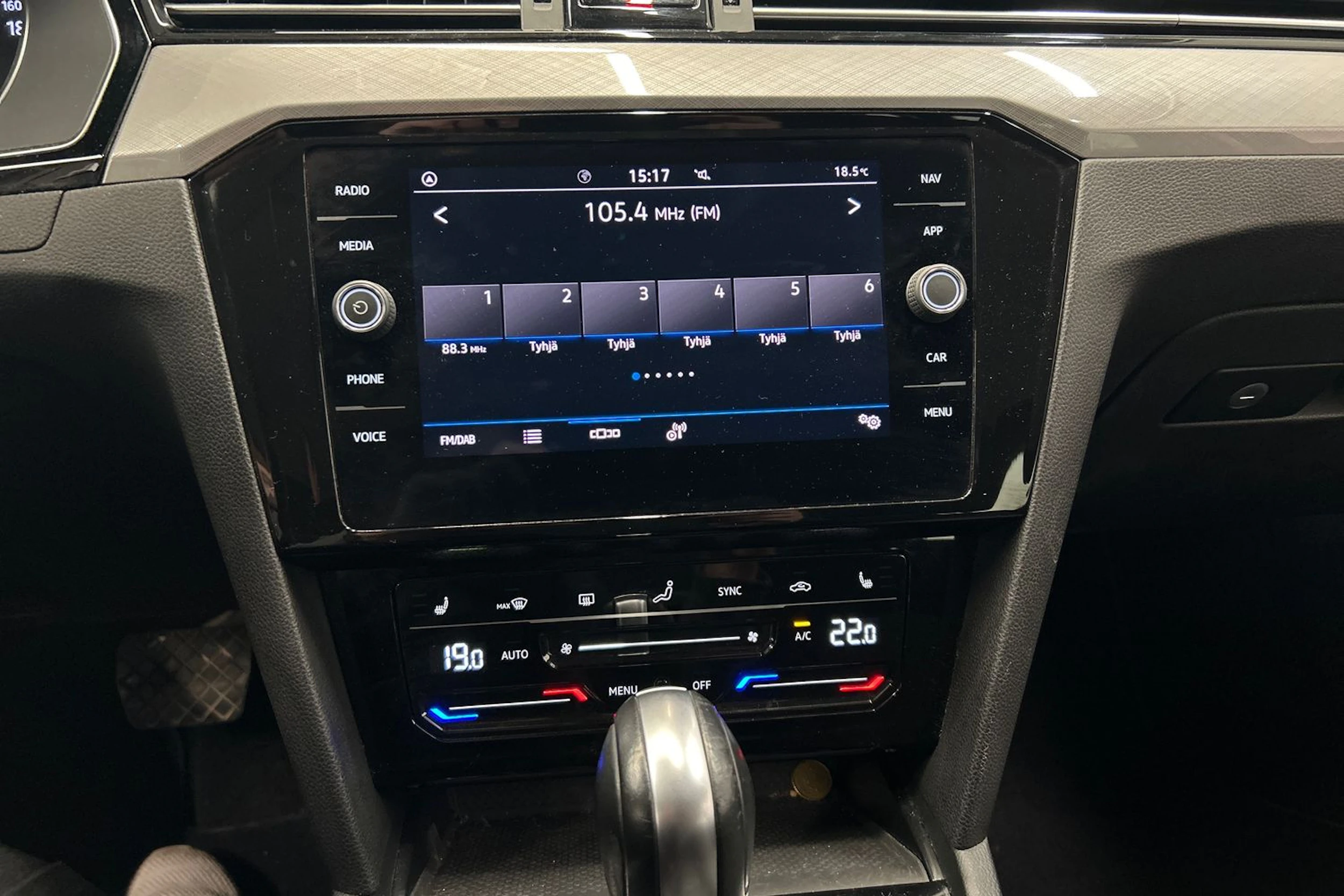 harmaa Volkswagen Passat 2021 kuva 25.