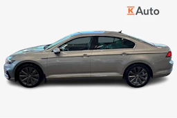 sininen Volkswagen Passat 2021 kuva 5.