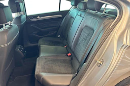 sininen Volkswagen Passat 2021 kuva 8.