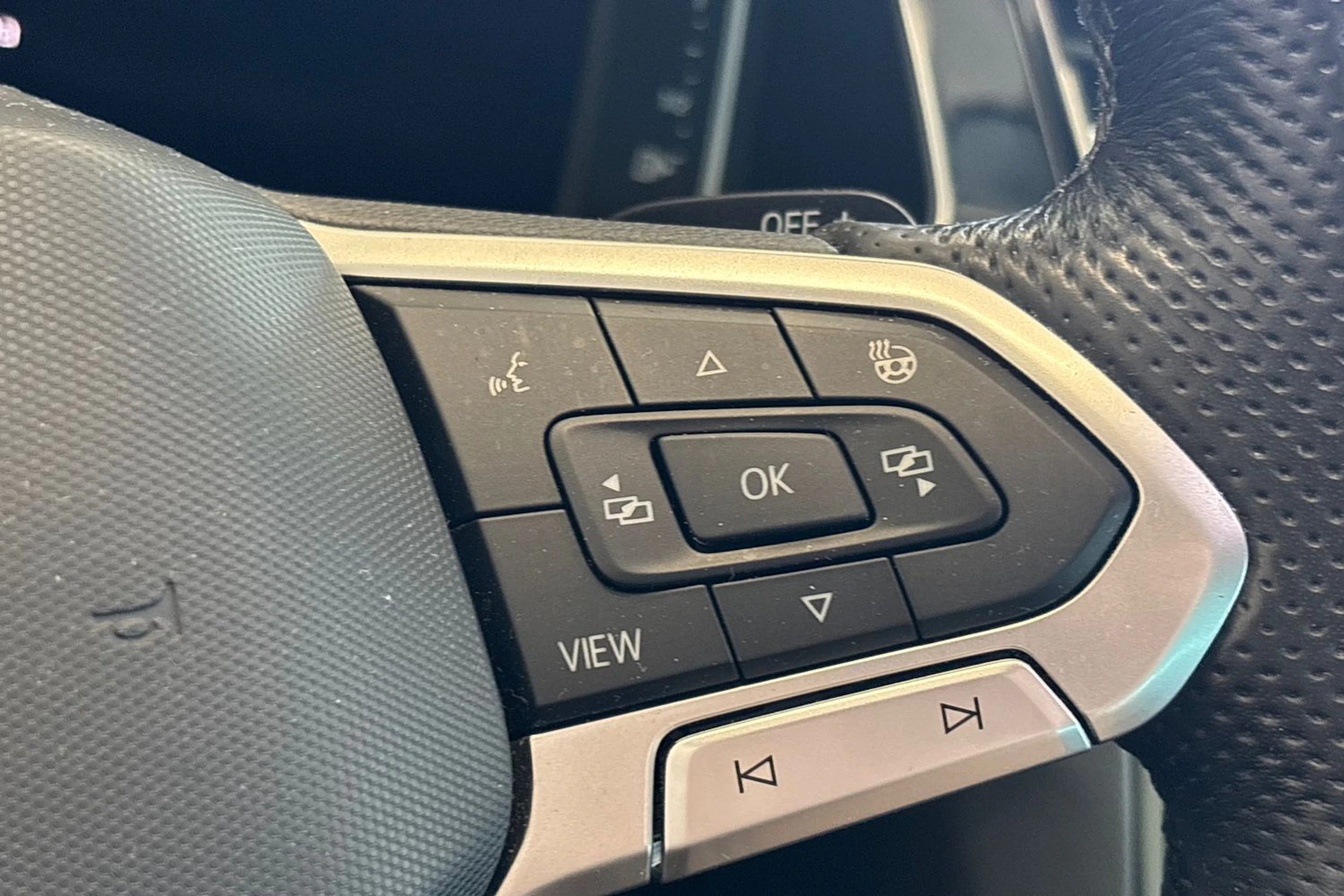 sininen Volkswagen Passat 2021 kuva 22.