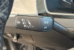 sininen Volkswagen Passat 2021 kuva 23.