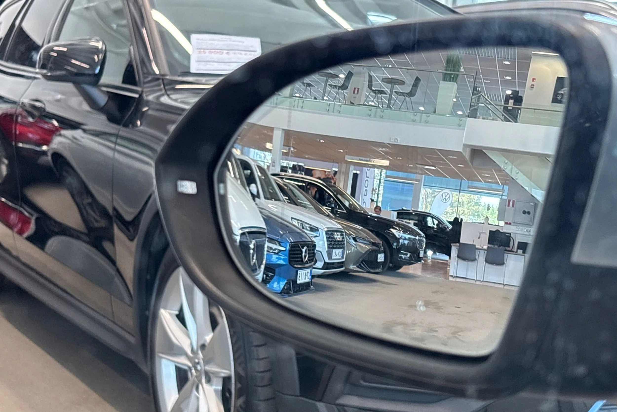 sininen Volkswagen Passat 2021 kuva 27.