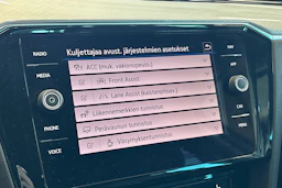 sininen Volkswagen Passat 2021 kuva 29.