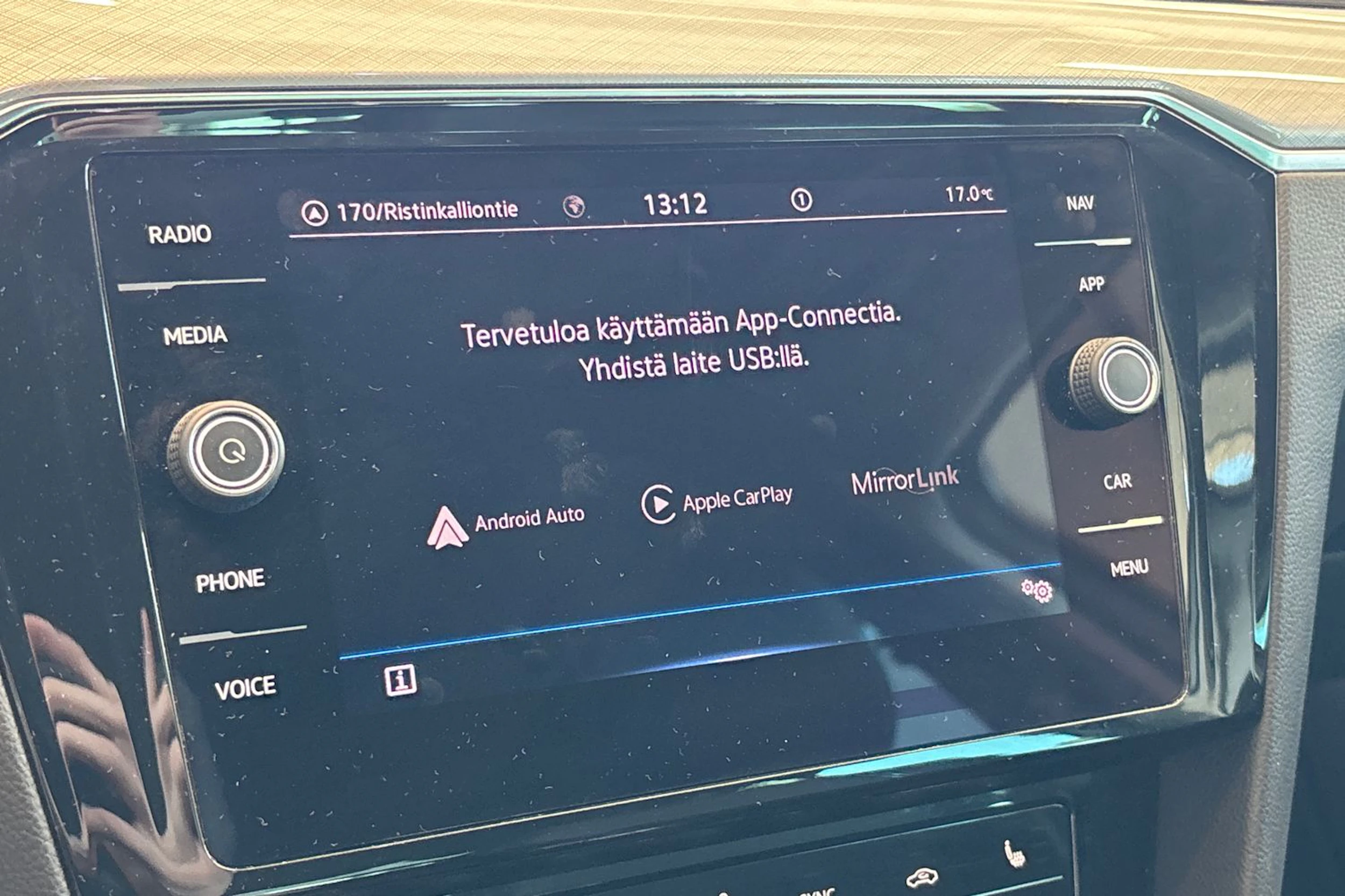 sininen Volkswagen Passat 2021 kuva 32.