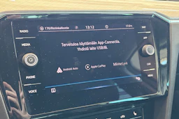 sininen Volkswagen Passat 2021 kuva 32.