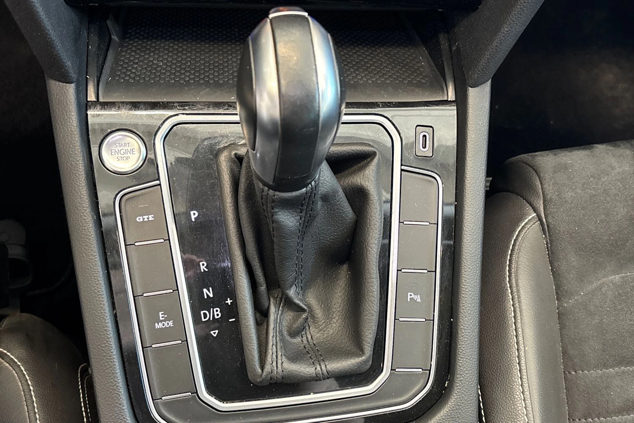 sininen Volkswagen Passat 2021 kuva 39.