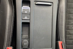 sininen Volkswagen Passat 2021 kuva 40.