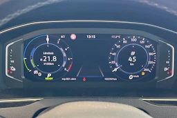 sininen Volkswagen Passat 2021 kuva 41.