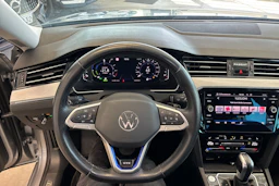 sininen Volkswagen Passat 2021 kuva 42.