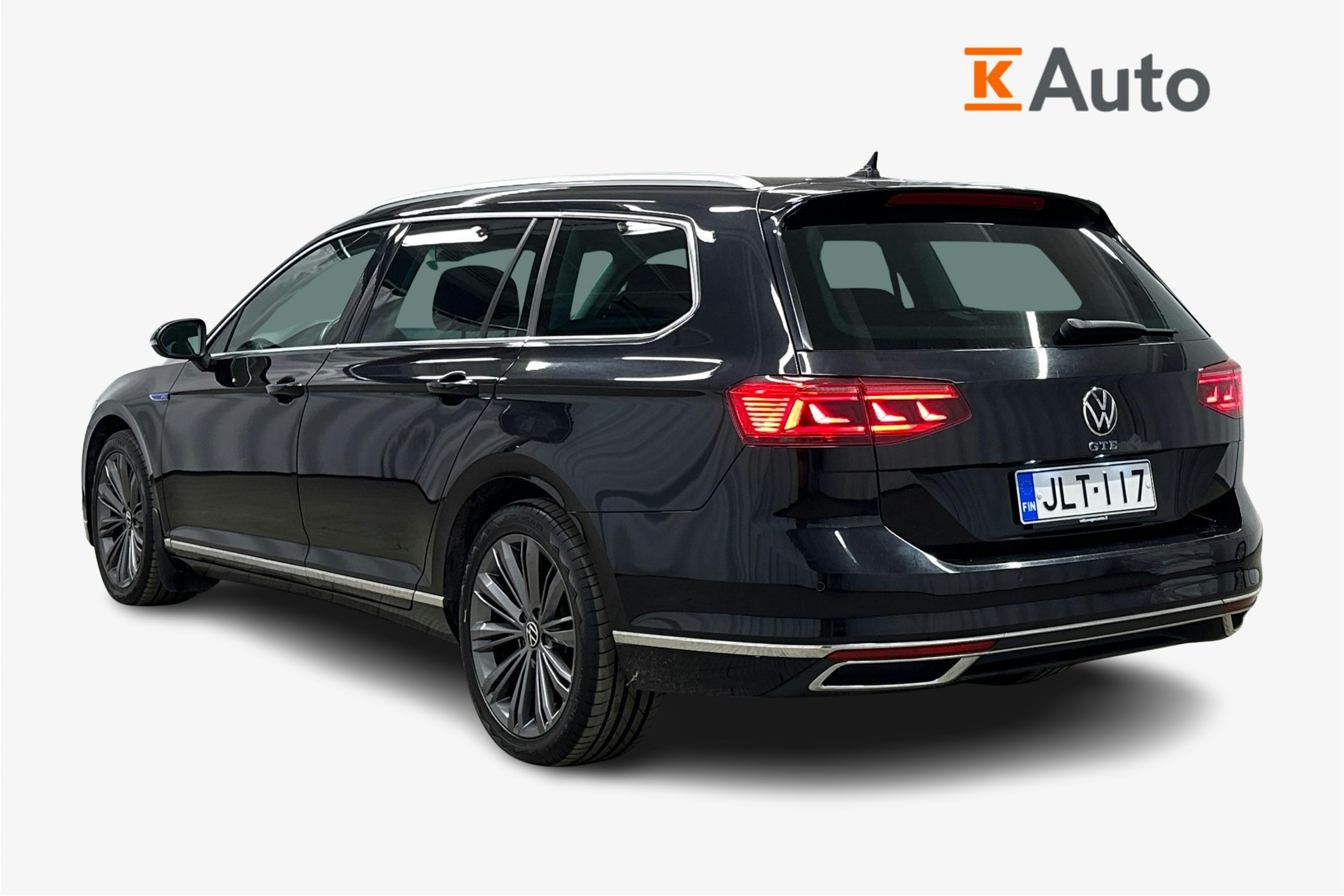 musta Volkswagen Passat 2021 kuva 2.