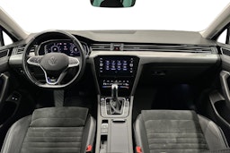 musta Volkswagen Passat 2021 kuva 9.