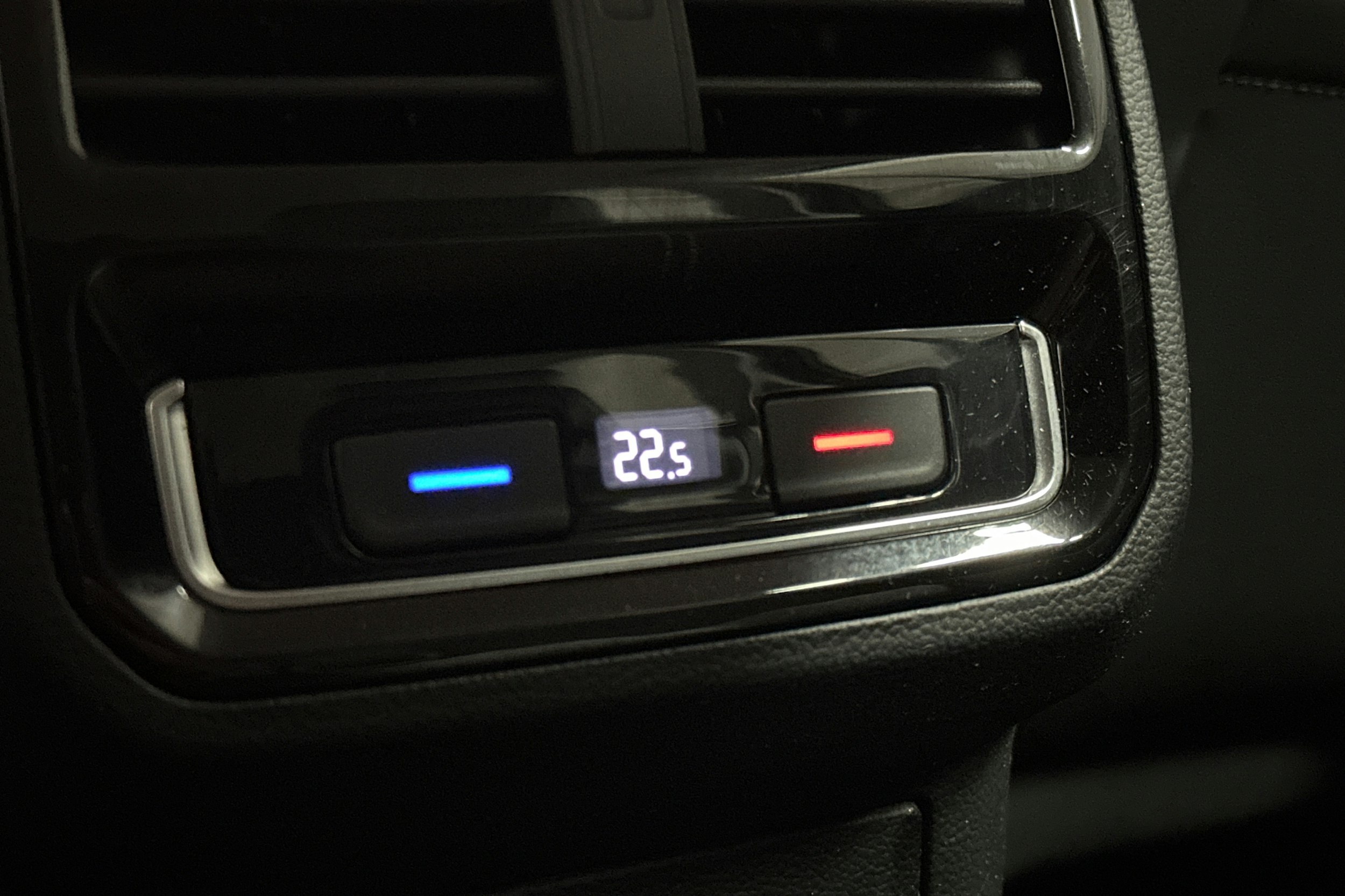 musta Volkswagen Passat 2021 kuva 16.