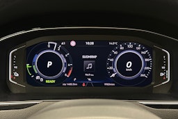 musta Volkswagen Passat 2021 kuva 21.