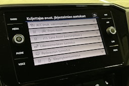 musta Volkswagen Passat 2021 kuva 24.