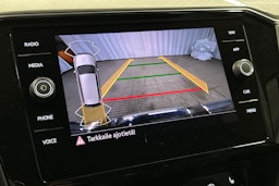 musta Volkswagen Passat 2021 kuva 26.