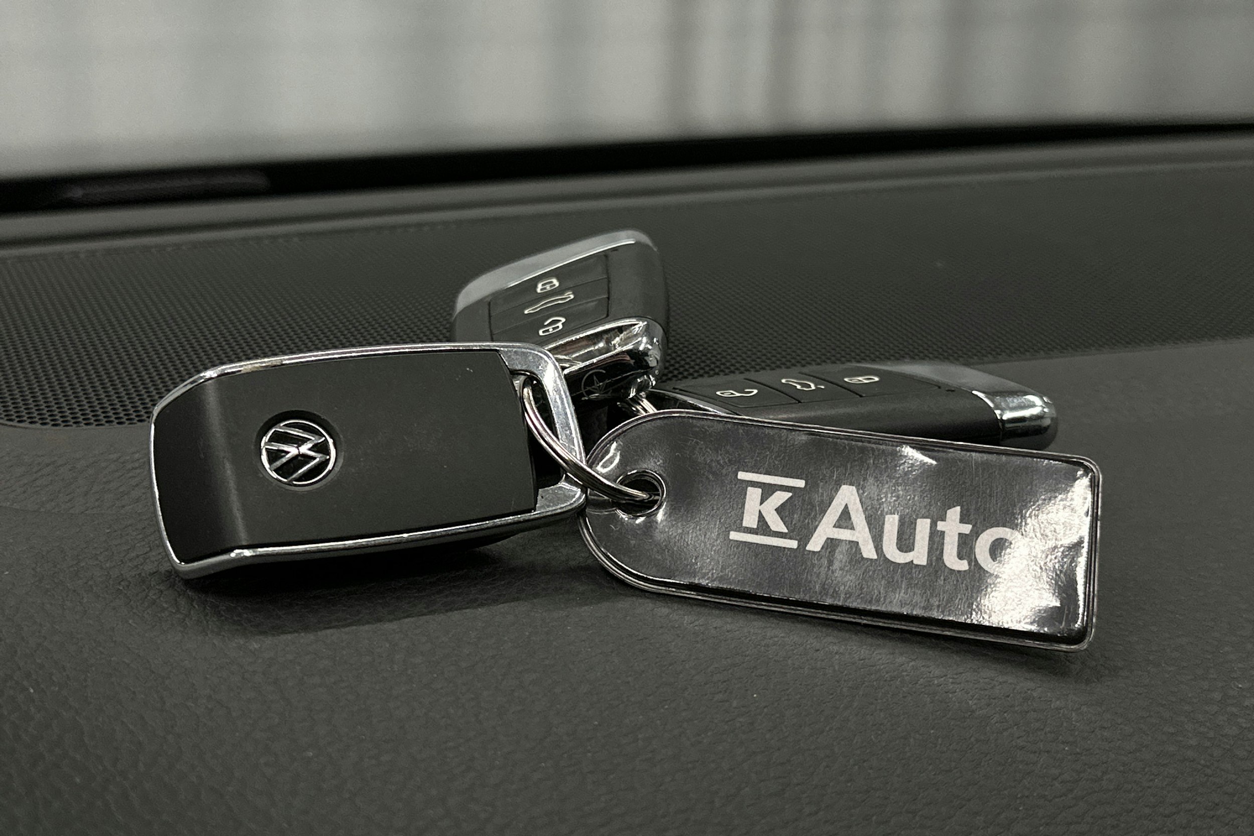 musta Volkswagen Passat 2021 kuva 29.