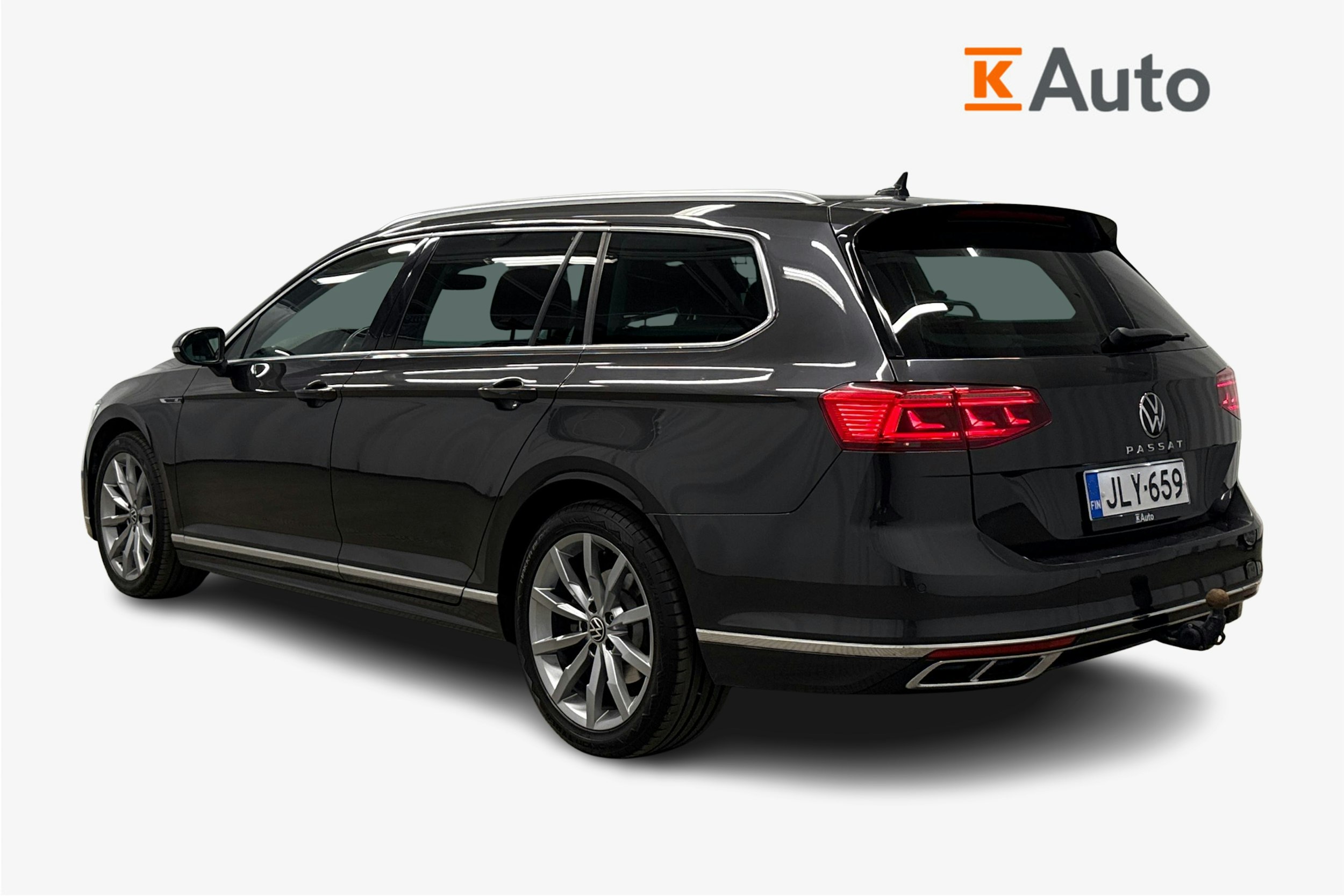 harmaa Volkswagen Passat 2021 kuva 2.