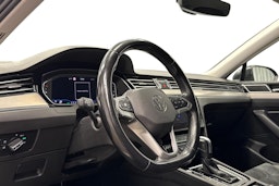 harmaa Volkswagen Passat 2021 kuva 7.