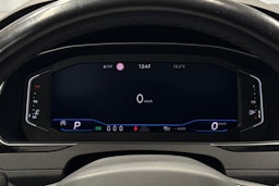 harmaa Volkswagen Passat 2021 kuva 17.