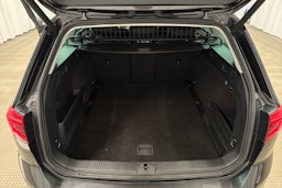 harmaa Volkswagen Passat 2021 kuva 26.