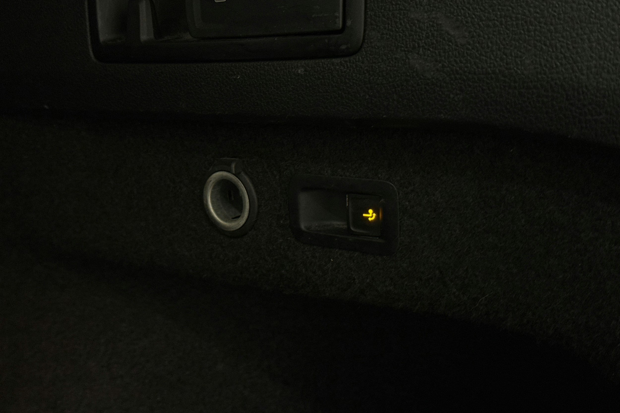 harmaa Volkswagen Passat 2021 kuva 28.