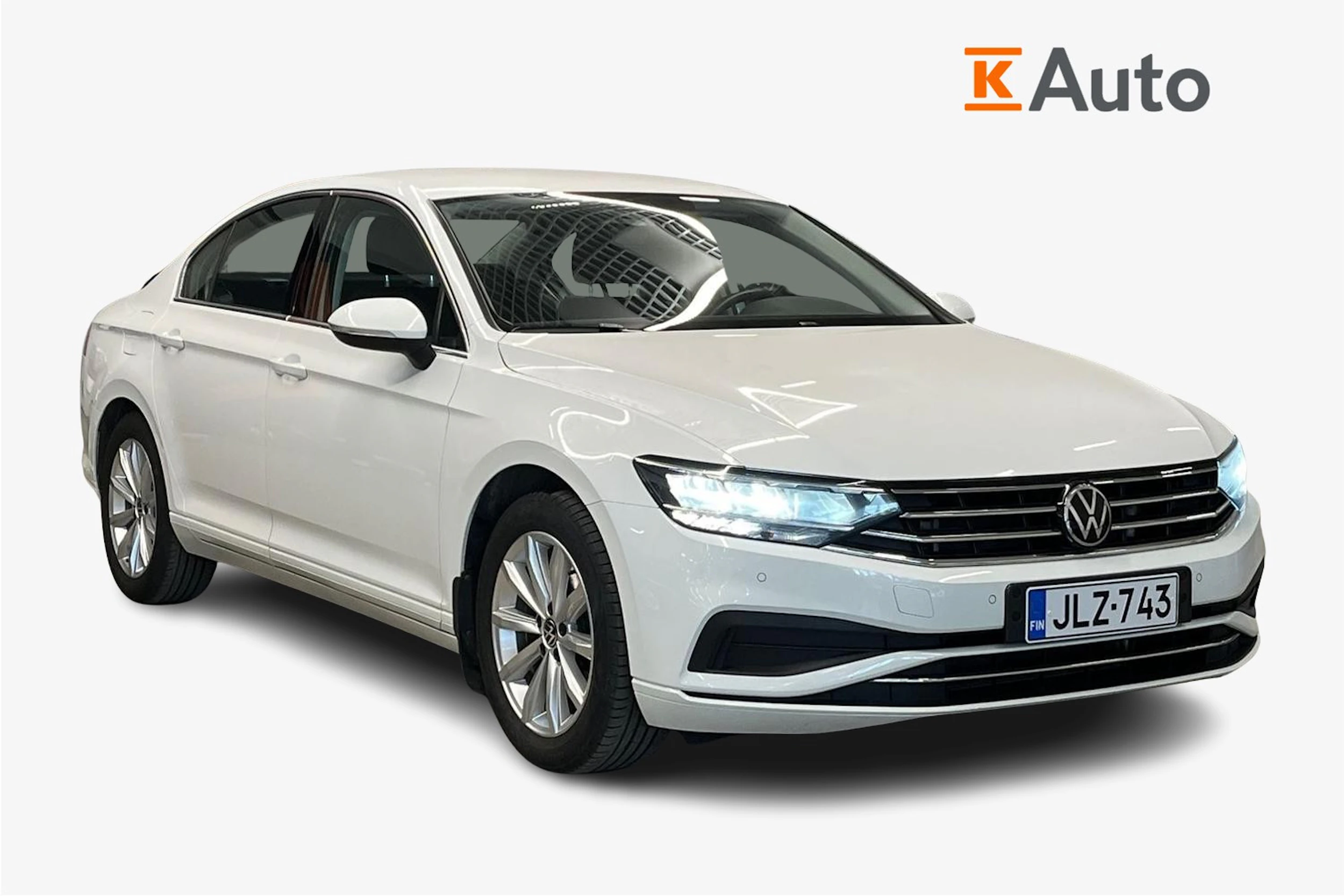 valkoinen Volkswagen Passat 2021 kuva 1.