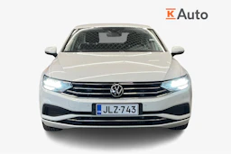 valkoinen Volkswagen Passat 2021 kuva 5.