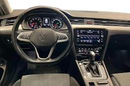 valkoinen Volkswagen Passat 2021 kuva 9.