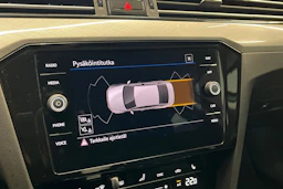 valkoinen Volkswagen Passat 2021 kuva 22.