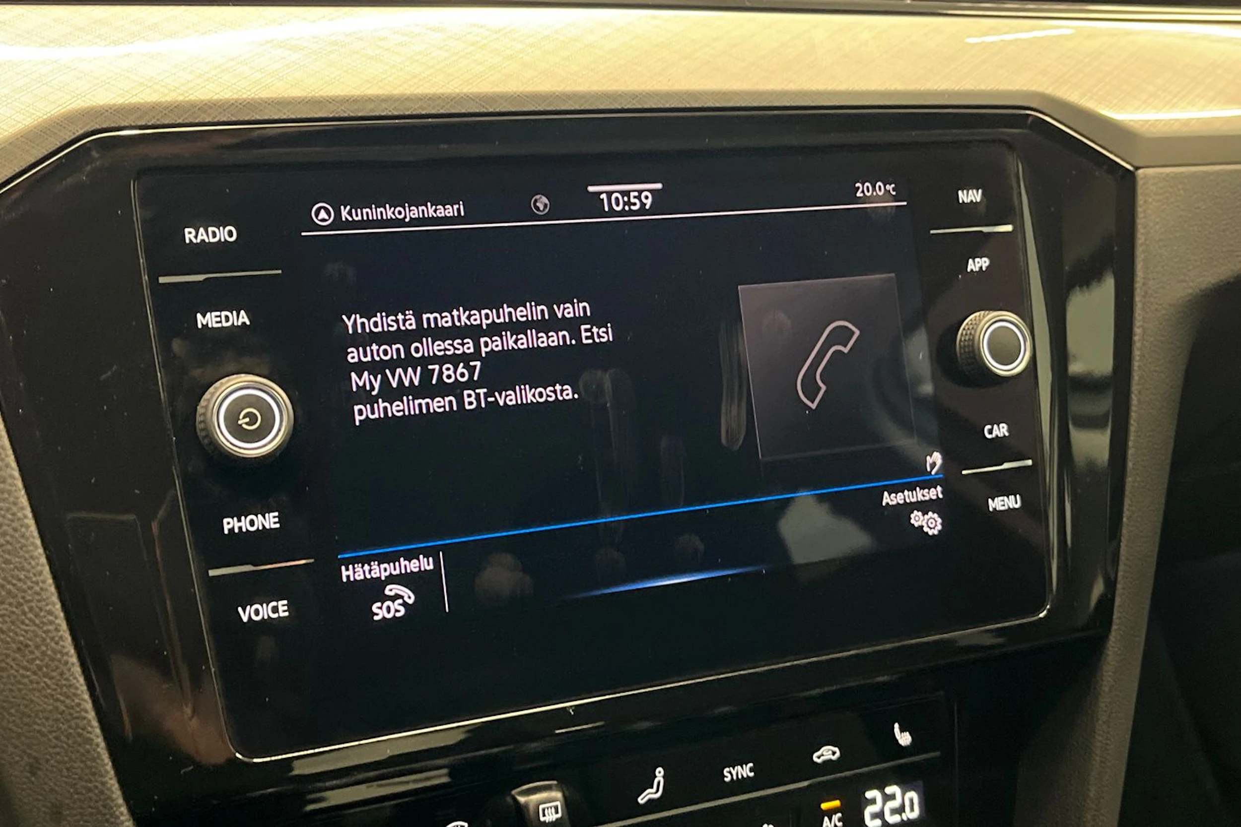 valkoinen Volkswagen Passat 2021 kuva 24.