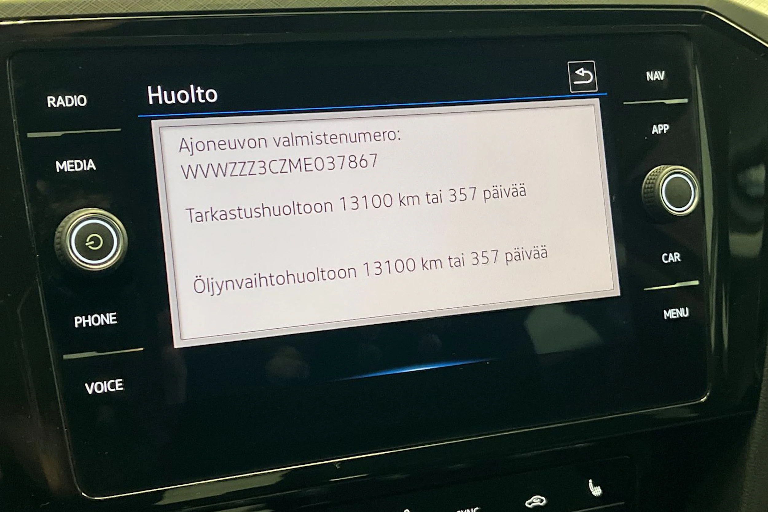 valkoinen Volkswagen Passat 2021 kuva 26.